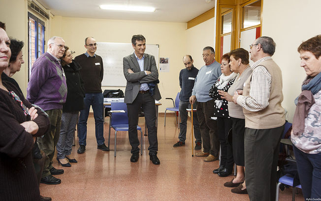 bienvenida a los participantes en los grupos de trabajo que van a colaborar en la elaboración del diagnóstico y Plan de Mayores