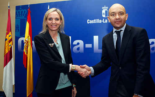 Casero y García Legaz firman protocolo integración oficinas exteriores. Foto: JCCM.